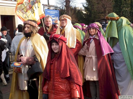 Krasnystaw. Orszak Trzech Króli z kościoła pw. Trójcy Przenajświętszej [GALERIA ZDJĘĆ]
