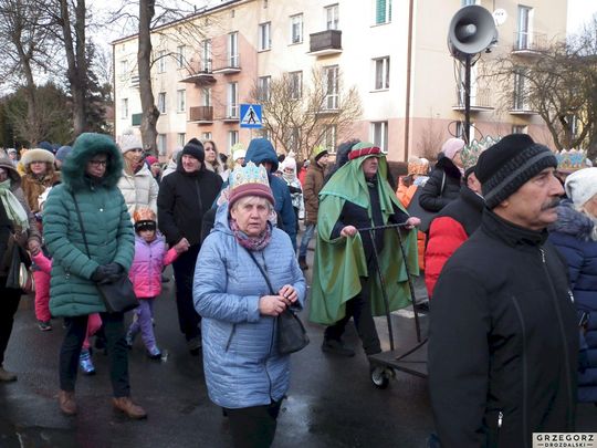 Krasnystaw. Orszak Trzech Króli z kościoła pw. Trójcy Przenajświętszej [GALERIA ZDJĘĆ]