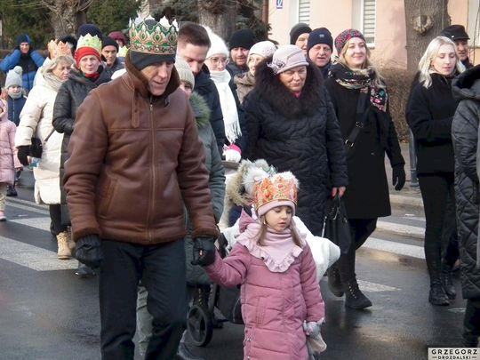 Krasnystaw. Orszak Trzech Króli z kościoła pw. Trójcy Przenajświętszej [GALERIA ZDJĘĆ]