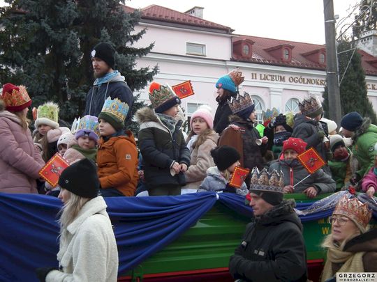 Krasnystaw. Orszak Trzech Króli z kościoła pw. Trójcy Przenajświętszej [GALERIA ZDJĘĆ]