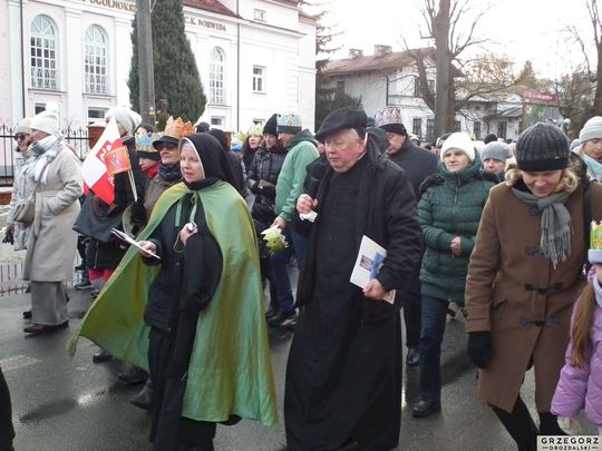 Krasnystaw. Orszak Trzech Króli z kościoła pw. Trójcy Przenajświętszej [GALERIA ZDJĘĆ]