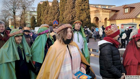 Krasnystaw. Orszak Trzech Króli z kościoła pw. Trójcy Przenajświętszej [GALERIA ZDJĘĆ]
