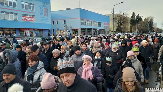 Krasnystaw. Orszak Trzech Króli z kościoła pw. Trójcy Przenajświętszej [GALERIA ZDJĘĆ]