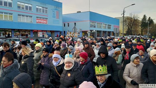 Krasnystaw. Orszak Trzech Króli z kościoła pw. Trójcy Przenajświętszej [GALERIA ZDJĘĆ]