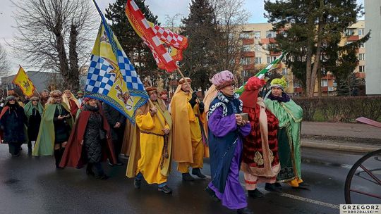 Krasnystaw. Orszak Trzech Króli z kościoła pw. Trójcy Przenajświętszej [GALERIA ZDJĘĆ]
