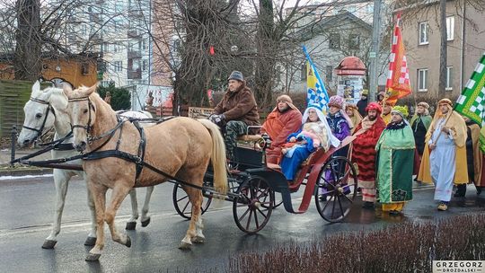 Krasnystaw. Orszak Trzech Króli z kościoła pw. Trójcy Przenajświętszej [GALERIA ZDJĘĆ]
