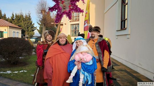 Krasnystaw. Orszak Trzech Króli z kościoła pw. Trójcy Przenajświętszej [GALERIA ZDJĘĆ]