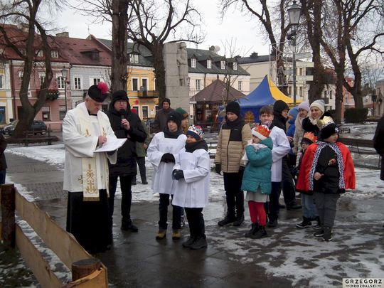 Orszak Trzech Króli z parafii pw. Świętego Franciszka Ksawerego [GALERIA ZDJĘĆ]