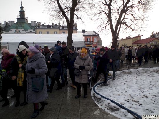 Orszak Trzech Króli z parafii pw. Świętego Franciszka Ksawerego [GALERIA ZDJĘĆ]