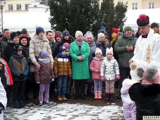 Orszak Trzech Króli z parafii pw. Świętego Franciszka Ksawerego [GALERIA ZDJĘĆ]