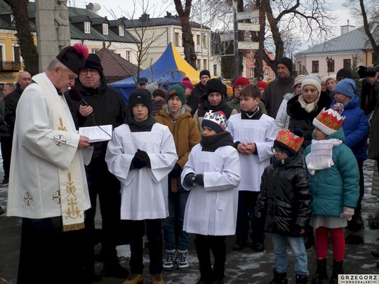 Orszak Trzech Króli z parafii pw. Świętego Franciszka Ksawerego [GALERIA ZDJĘĆ]