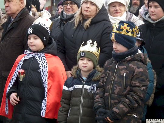 Orszak Trzech Króli z parafii pw. Świętego Franciszka Ksawerego [GALERIA ZDJĘĆ]