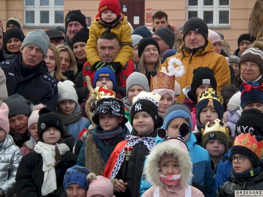 Orszak Trzech Króli z parafii pw. Świętego Franciszka Ksawerego [GALERIA ZDJĘĆ]