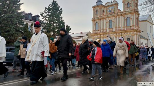 Orszak Trzech Króli z parafii pw. Świętego Franciszka Ksawerego [GALERIA ZDJĘĆ]