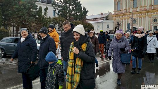 Orszak Trzech Króli z parafii pw. Świętego Franciszka Ksawerego [GALERIA ZDJĘĆ]