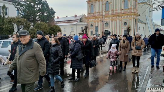 Orszak Trzech Króli z parafii pw. Świętego Franciszka Ksawerego [GALERIA ZDJĘĆ]