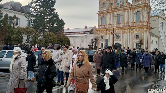 Orszak Trzech Króli z parafii pw. Świętego Franciszka Ksawerego [GALERIA ZDJĘĆ]