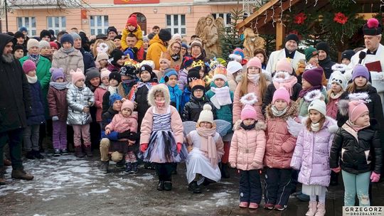 Orszak Trzech Króli z parafii pw. Świętego Franciszka Ksawerego [GALERIA ZDJĘĆ]