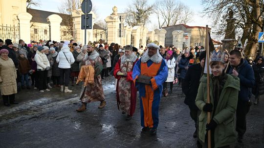 Orszak trzech króli przeszedł ulicami Włodawy [GALERIA ZDJĘĆ]