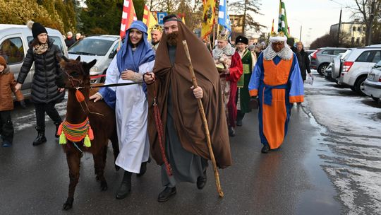 Orszak trzech króli przeszedł ulicami Włodawy [GALERIA ZDJĘĆ]