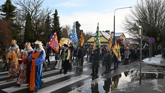 Orszak trzech króli przeszedł ulicami Włodawy [GALERIA ZDJĘĆ]