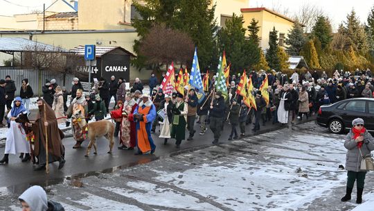 Orszak trzech króli przeszedł ulicami Włodawy [GALERIA ZDJĘĆ]
