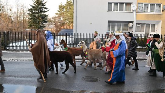 Orszak trzech króli przeszedł ulicami Włodawy [GALERIA ZDJĘĆ]