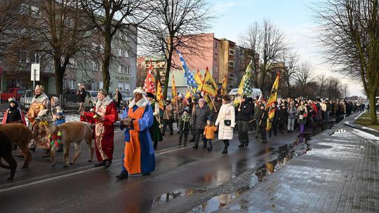 Orszak trzech króli przeszedł ulicami Włodawy [GALERIA ZDJĘĆ]