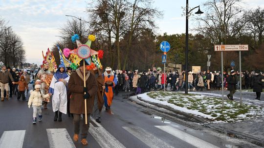 Orszak trzech króli przeszedł ulicami Włodawy [GALERIA ZDJĘĆ]