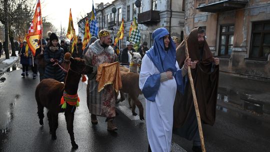 Orszak trzech króli przeszedł ulicami Włodawy [GALERIA ZDJĘĆ]