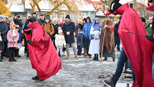 Orszak trzech króli przeszedł ulicami Włodawy [GALERIA ZDJĘĆ]