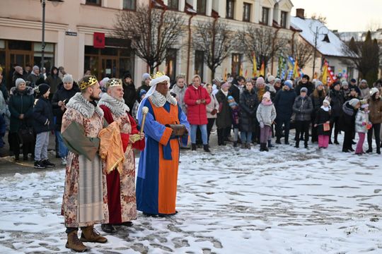 Orszak trzech króli przeszedł ulicami Włodawy [GALERIA ZDJĘĆ]