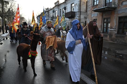 Orszak trzech króli przeszedł ulicami Włodawy [GALERIA ZDJĘĆ]