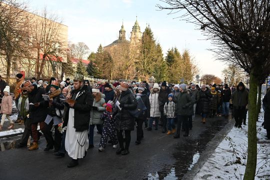 Orszak trzech króli przeszedł ulicami Włodawy [GALERIA ZDJĘĆ]