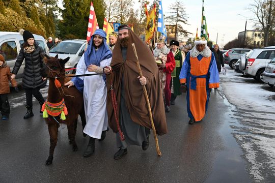 Orszak trzech króli przeszedł ulicami Włodawy [GALERIA ZDJĘĆ]