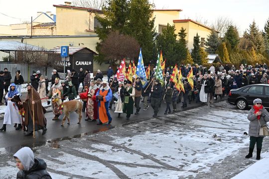Orszak trzech króli przeszedł ulicami Włodawy [GALERIA ZDJĘĆ]