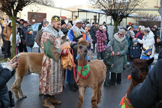 Orszak trzech króli przeszedł ulicami Włodawy [GALERIA ZDJĘĆ]