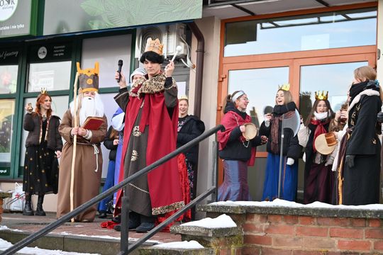 Orszak trzech króli przeszedł ulicami Włodawy [GALERIA ZDJĘĆ]