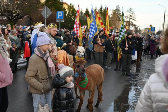 Orszak trzech króli przeszedł ulicami Włodawy [GALERIA ZDJĘĆ]