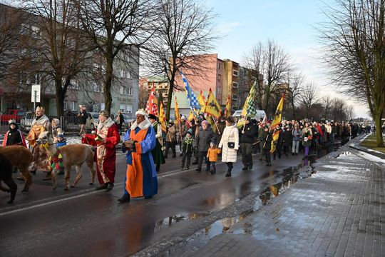 Orszak trzech króli przeszedł ulicami Włodawy [GALERIA ZDJĘĆ]