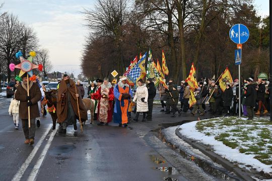 Orszak trzech króli przeszedł ulicami Włodawy [GALERIA ZDJĘĆ]