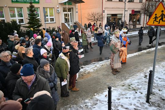 Orszak trzech króli przeszedł ulicami Włodawy [GALERIA ZDJĘĆ]