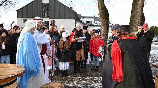 Gm. Rejowiec Fabryczny. Uliczkami Pawłowa przeszedł Orszak Trzech Króli [GALERIA ZDJĘĆ]