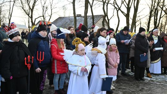 Gm. Rejowiec Fabryczny. Uliczkami Pawłowa przeszedł Orszak Trzech Króli [GALERIA ZDJĘĆ]