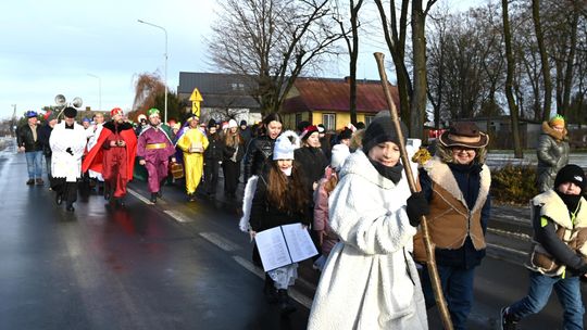 Gm. Rejowiec Fabryczny. Uliczkami Pawłowa przeszedł Orszak Trzech Króli [GALERIA ZDJĘĆ]