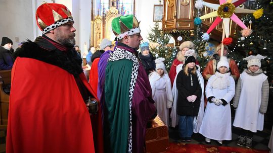 Gm. Rejowiec Fabryczny. Uliczkami Pawłowa przeszedł Orszak Trzech Króli [GALERIA ZDJĘĆ]