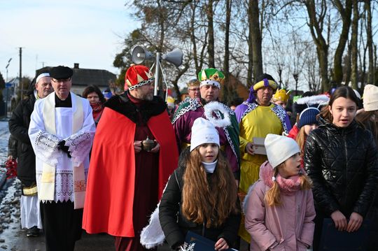 Gm. Rejowiec Fabryczny. Uliczkami Pawłowa przeszedł Orszak Trzech Króli [GALERIA ZDJĘĆ]
