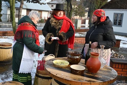 Gm. Rejowiec Fabryczny. Uliczkami Pawłowa przeszedł Orszak Trzech Króli [GALERIA ZDJĘĆ]