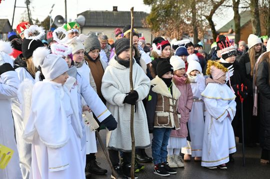Gm. Rejowiec Fabryczny. Uliczkami Pawłowa przeszedł Orszak Trzech Króli [GALERIA ZDJĘĆ]