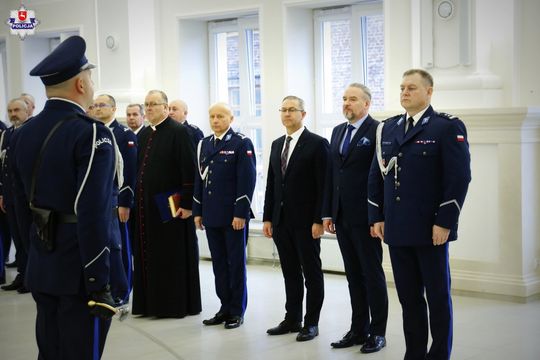 100 nowych policjantów zasiliło lubelski garnizon policji [GALERIA ZDJĘĆ]